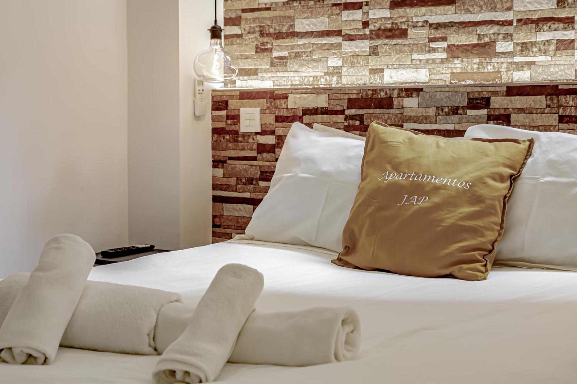 Apartamentos Santiago Cordero Madrid Luaran gambar
